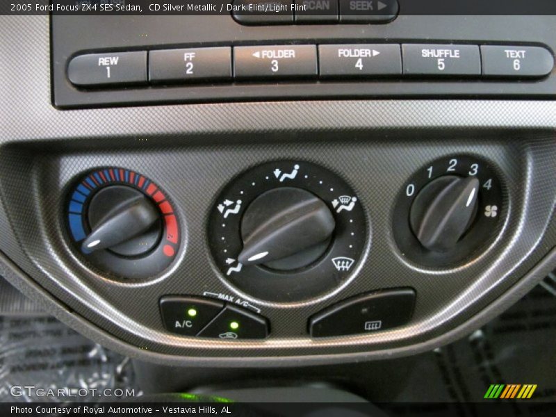 CD Silver Metallic / Dark Flint/Light Flint 2005 Ford Focus ZX4 SES Sedan