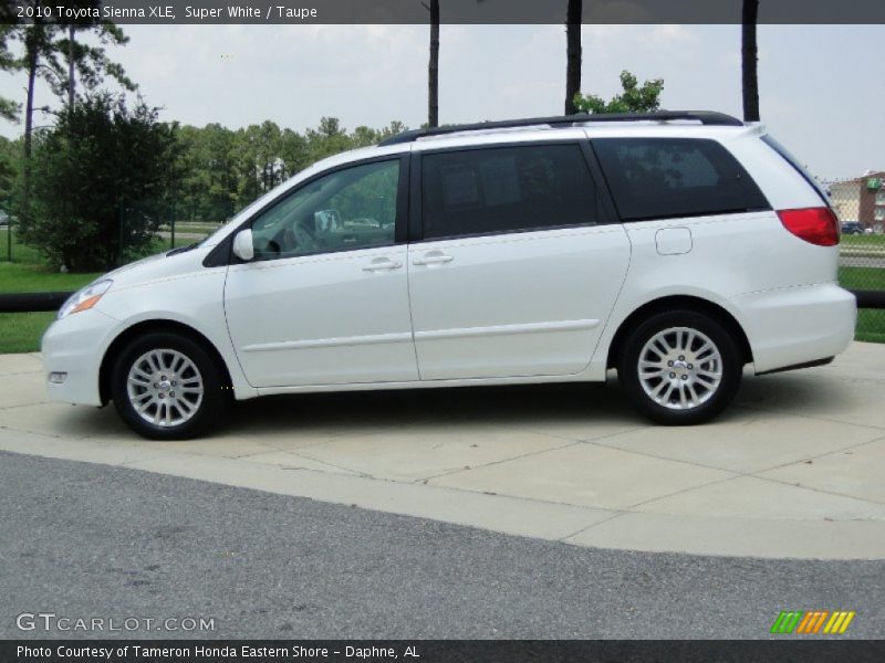 Super White / Taupe 2010 Toyota Sienna XLE