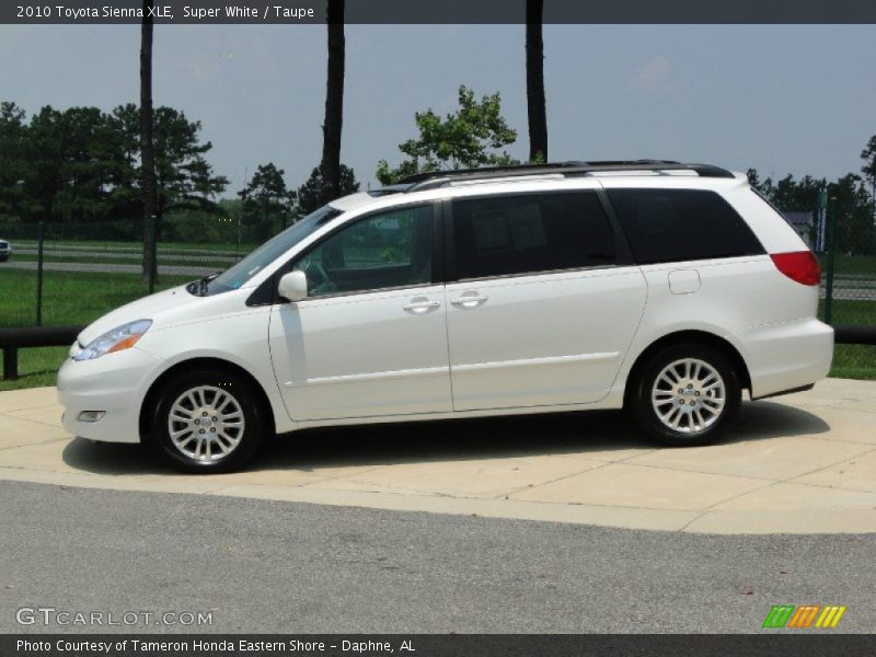 Super White / Taupe 2010 Toyota Sienna XLE