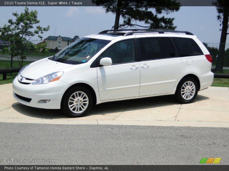  2010 Sienna XLE Super White