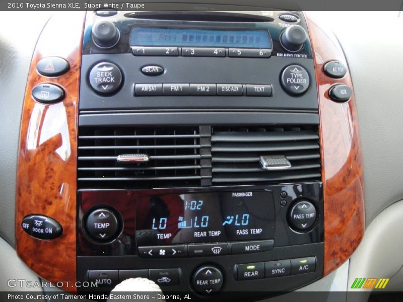 Controls of 2010 Sienna XLE