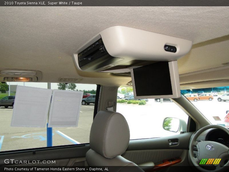 Controls of 2010 Sienna XLE