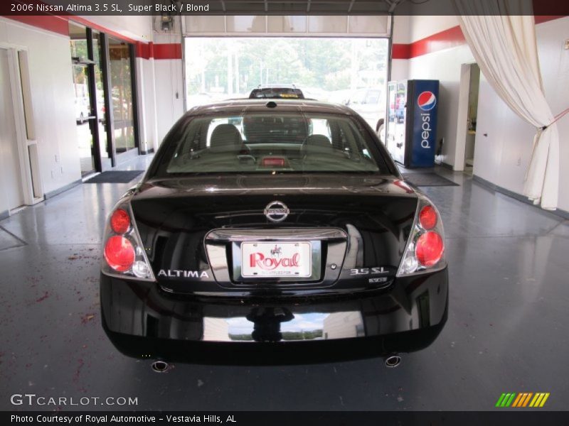 Super Black / Blond 2006 Nissan Altima 3.5 SL