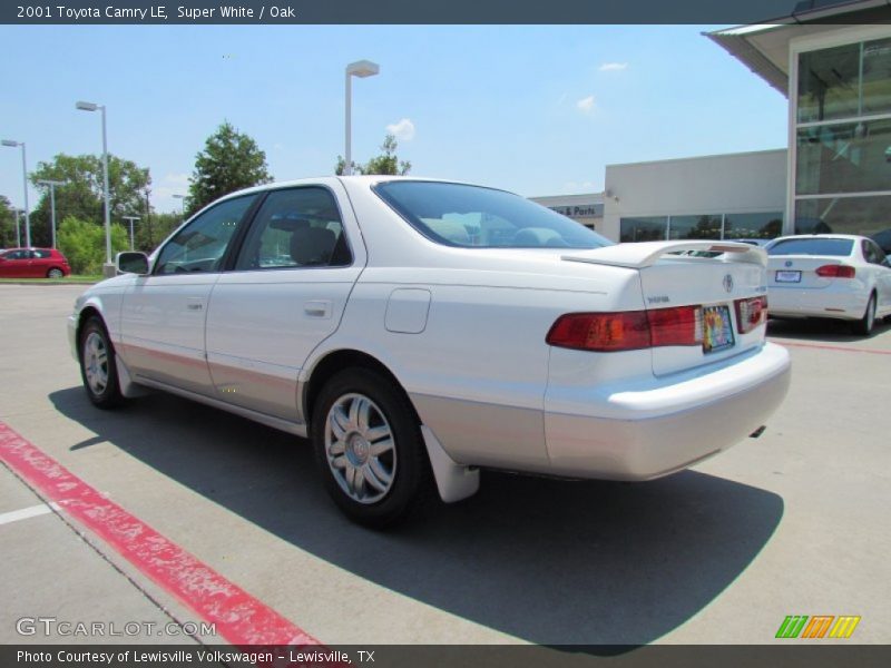 Super White / Oak 2001 Toyota Camry LE
