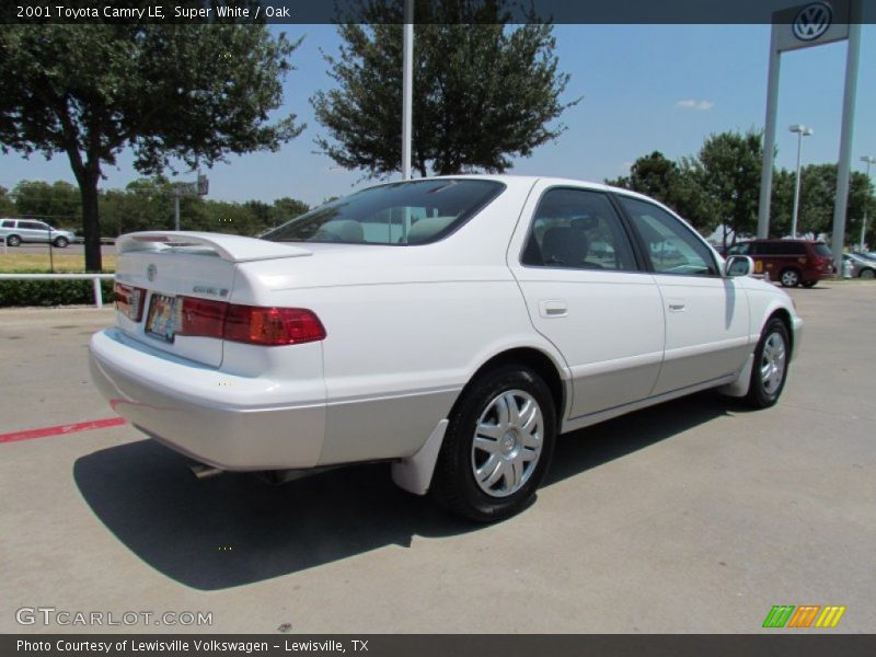 Super White / Oak 2001 Toyota Camry LE