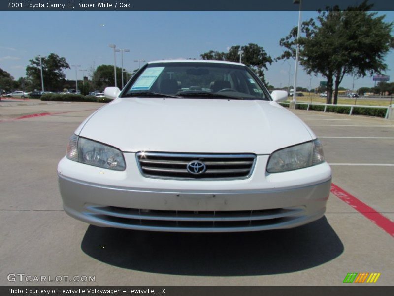 Super White / Oak 2001 Toyota Camry LE