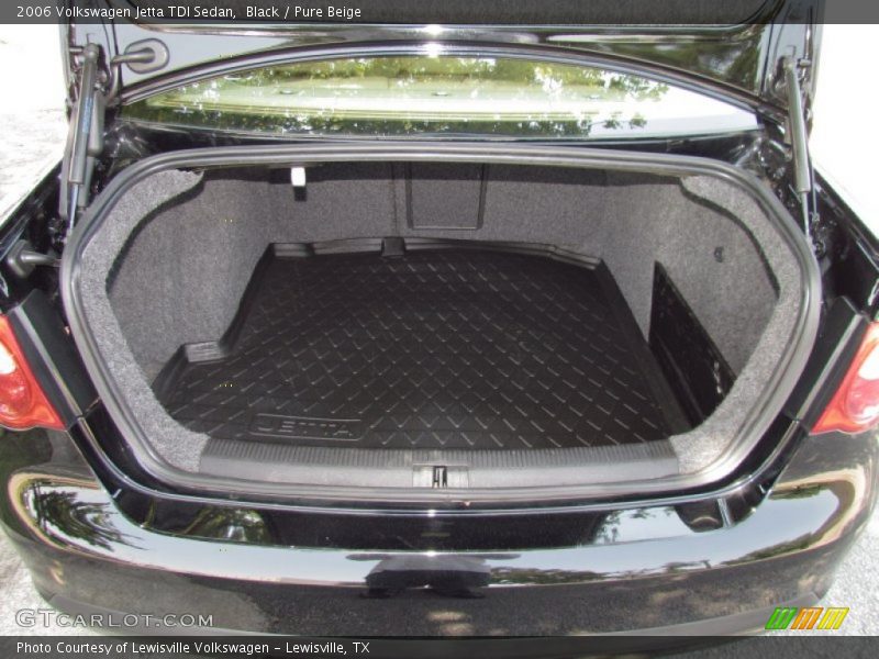  2006 Jetta TDI Sedan Trunk