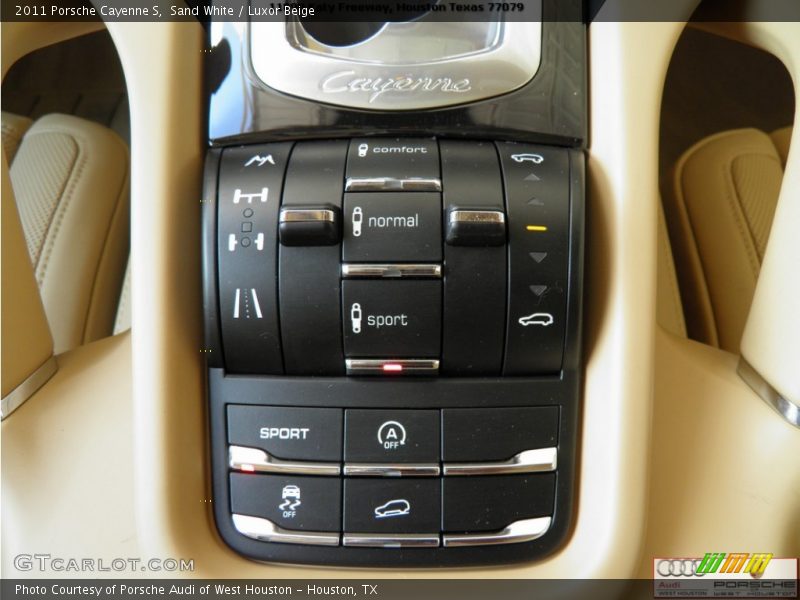 Sand White / Luxor Beige 2011 Porsche Cayenne S