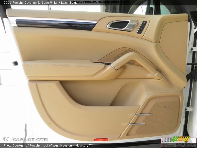 Sand White / Luxor Beige 2011 Porsche Cayenne S