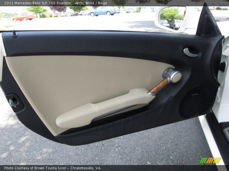 Arctic White / Beige 2011 Mercedes-Benz SLK 300 Roadster