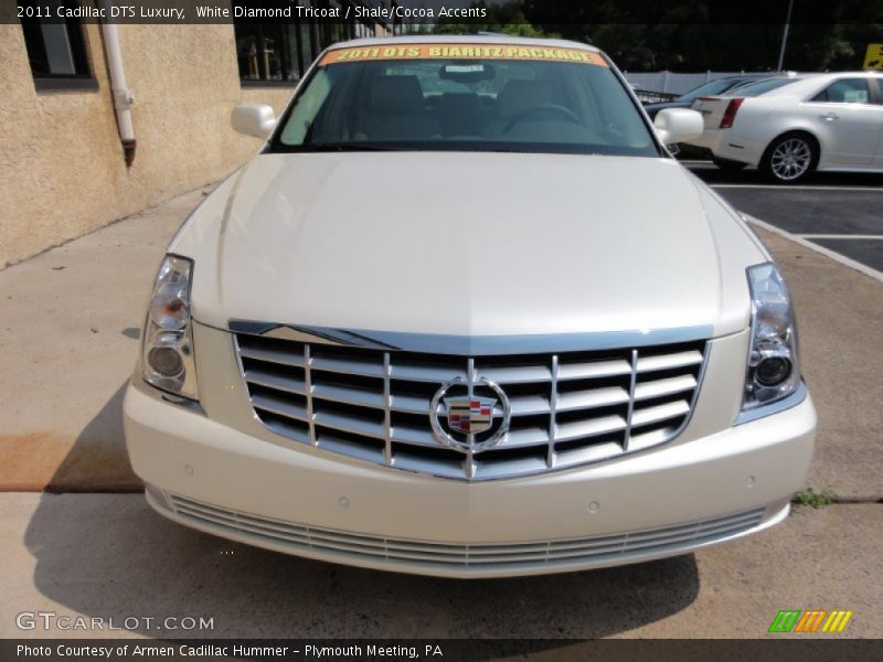 White Diamond Tricoat / Shale/Cocoa Accents 2011 Cadillac DTS Luxury