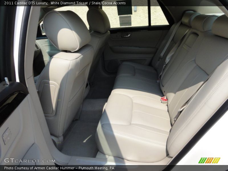 White Diamond Tricoat / Shale/Cocoa Accents 2011 Cadillac DTS Luxury