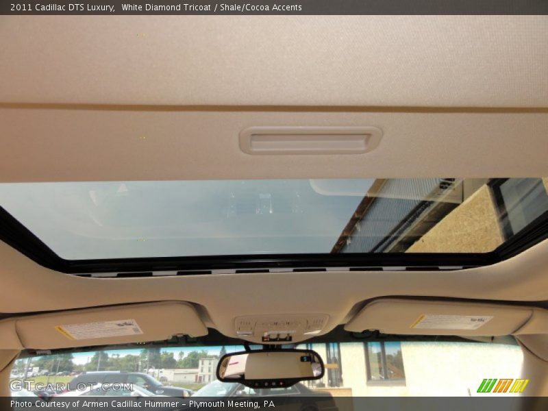 White Diamond Tricoat / Shale/Cocoa Accents 2011 Cadillac DTS Luxury