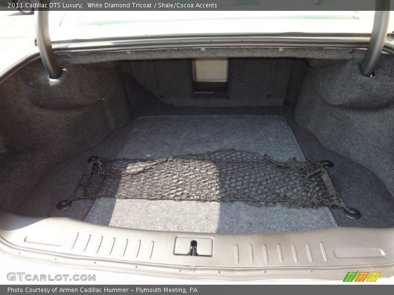 White Diamond Tricoat / Shale/Cocoa Accents 2011 Cadillac DTS Luxury