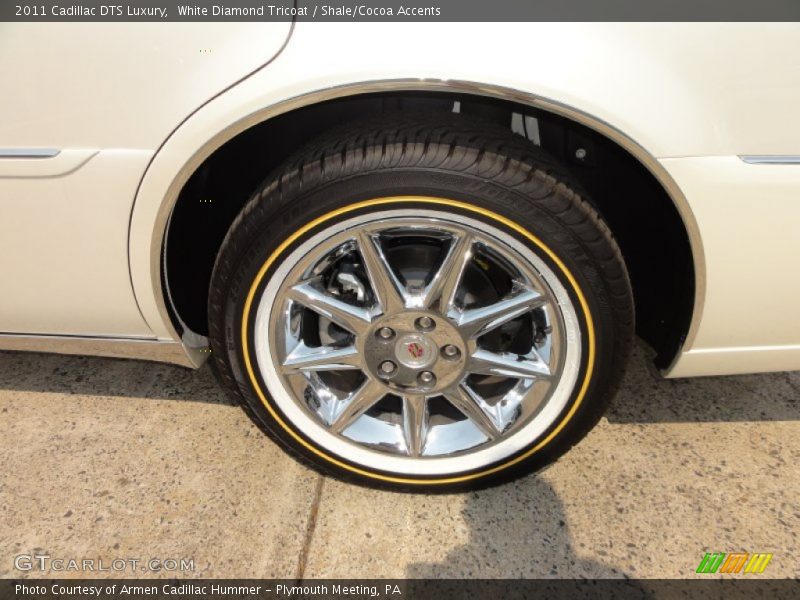 White Diamond Tricoat / Shale/Cocoa Accents 2011 Cadillac DTS Luxury