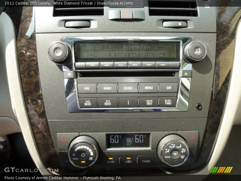 White Diamond Tricoat / Shale/Cocoa Accents 2011 Cadillac DTS Luxury
