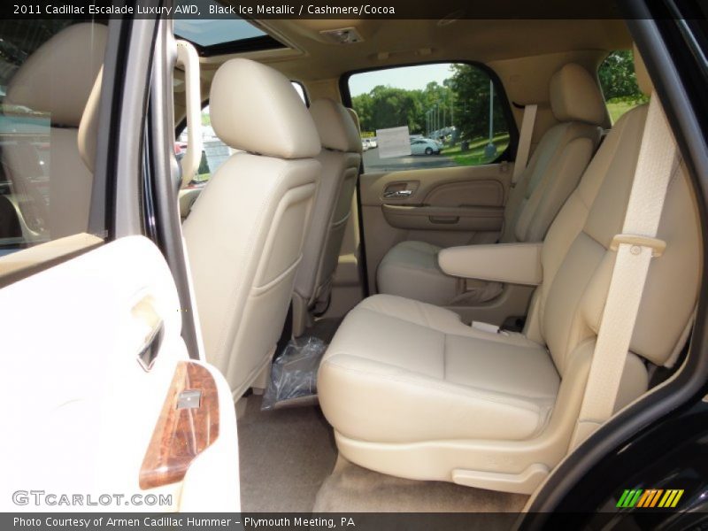  2011 Escalade Luxury AWD Cashmere/Cocoa Interior