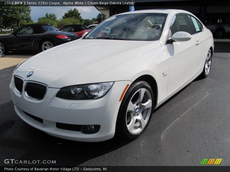 Front 3/4 View of 2009 3 Series 328xi Coupe