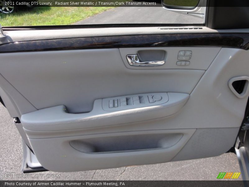 Radiant Silver Metallic / Titanium/Dark Titanium Accents 2011 Cadillac DTS Luxury
