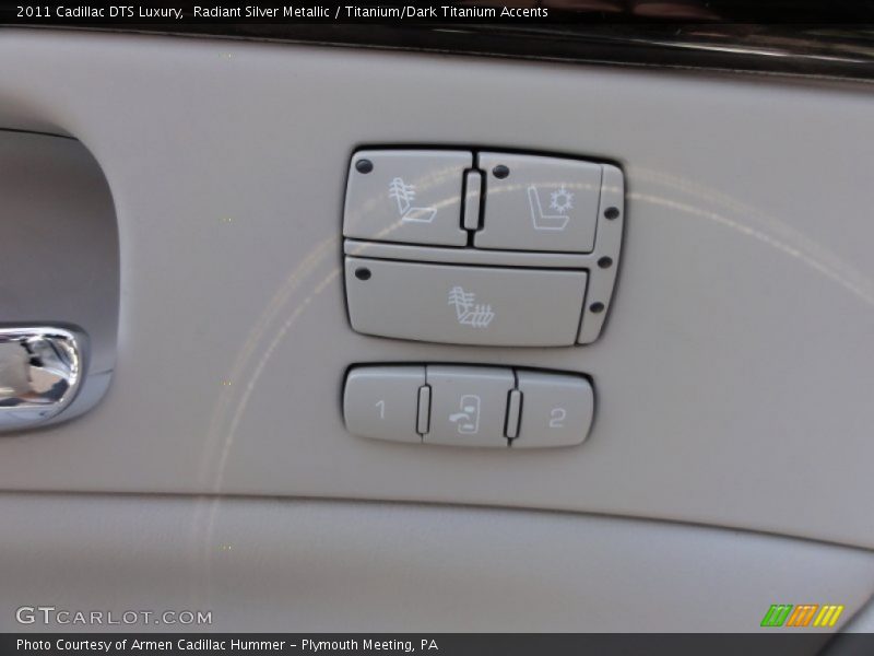 Radiant Silver Metallic / Titanium/Dark Titanium Accents 2011 Cadillac DTS Luxury