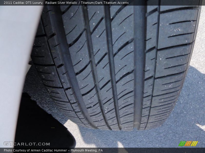 Radiant Silver Metallic / Titanium/Dark Titanium Accents 2011 Cadillac DTS Luxury