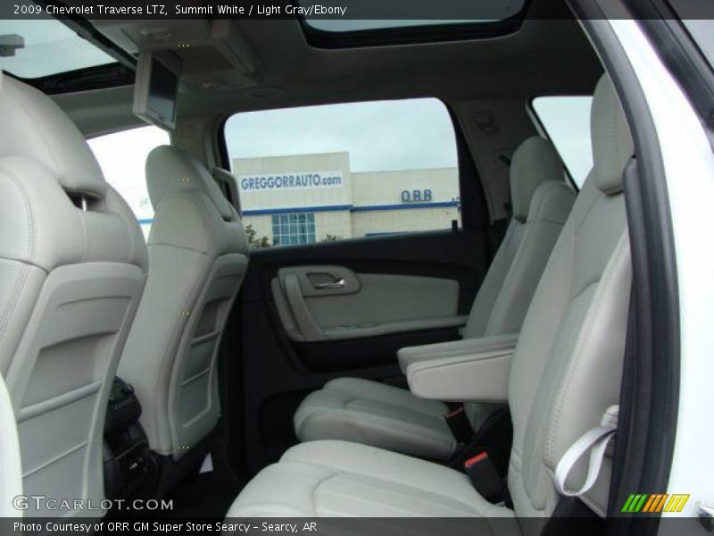 Summit White / Light Gray/Ebony 2009 Chevrolet Traverse LTZ