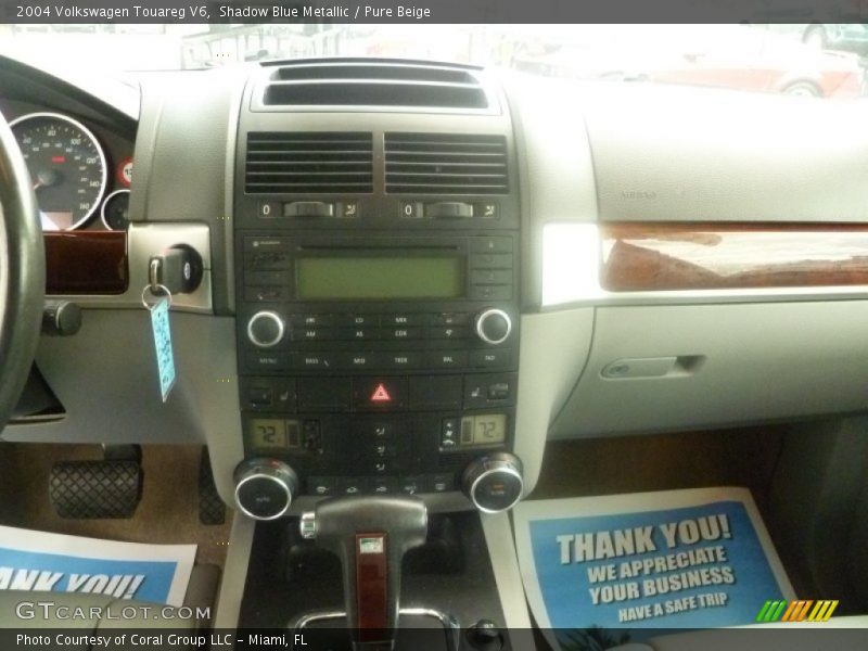 Shadow Blue Metallic / Pure Beige 2004 Volkswagen Touareg V6