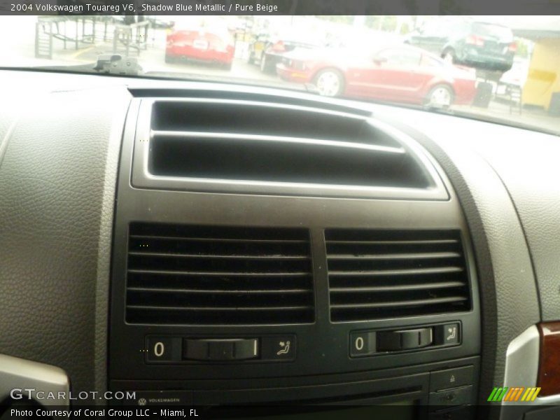 Shadow Blue Metallic / Pure Beige 2004 Volkswagen Touareg V6