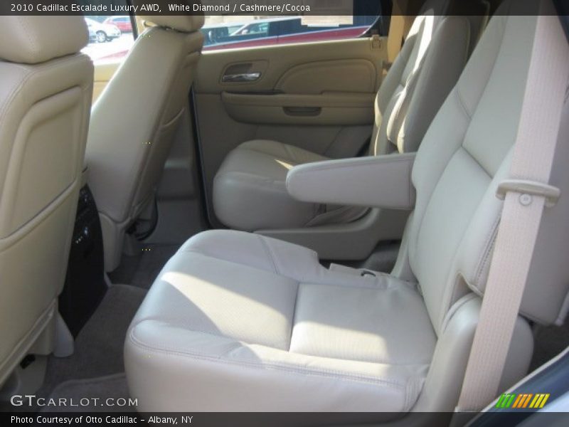 White Diamond / Cashmere/Cocoa 2010 Cadillac Escalade Luxury AWD