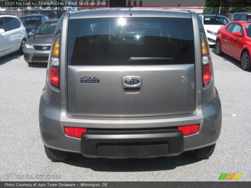 Titanium Gray / Black Soul Logo Cloth 2010 Kia Soul +