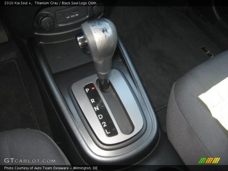 Titanium Gray / Black Soul Logo Cloth 2010 Kia Soul +