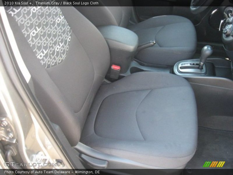 Titanium Gray / Black Soul Logo Cloth 2010 Kia Soul +