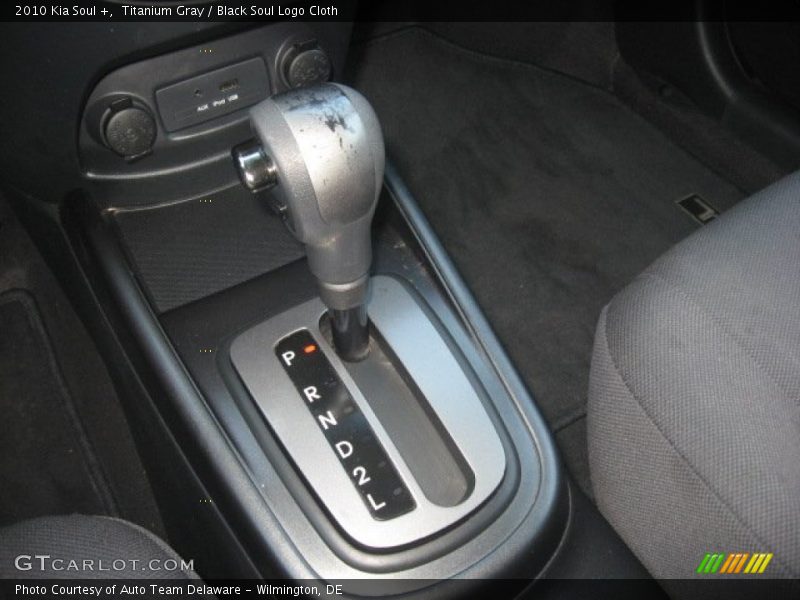 Titanium Gray / Black Soul Logo Cloth 2010 Kia Soul +