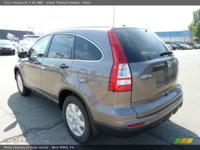 Urban Titanium Metallic / Black 2011 Honda CR-V SE 4WD