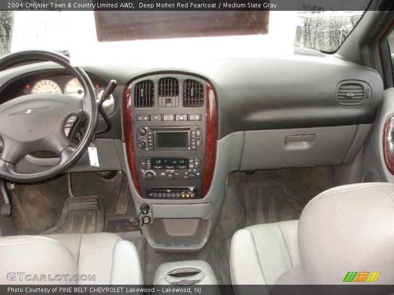 Dashboard of 2004 Town & Country Limited AWD