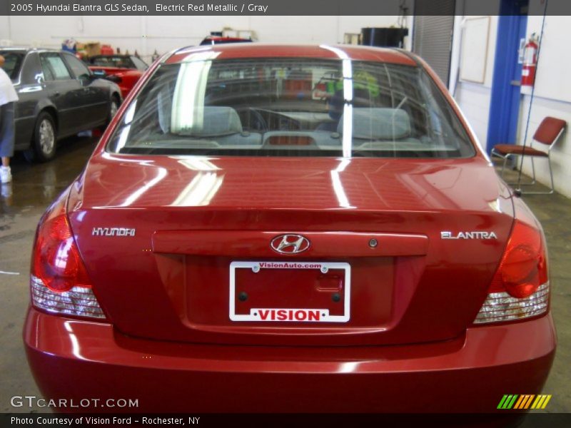 Electric Red Metallic / Gray 2005 Hyundai Elantra GLS Sedan