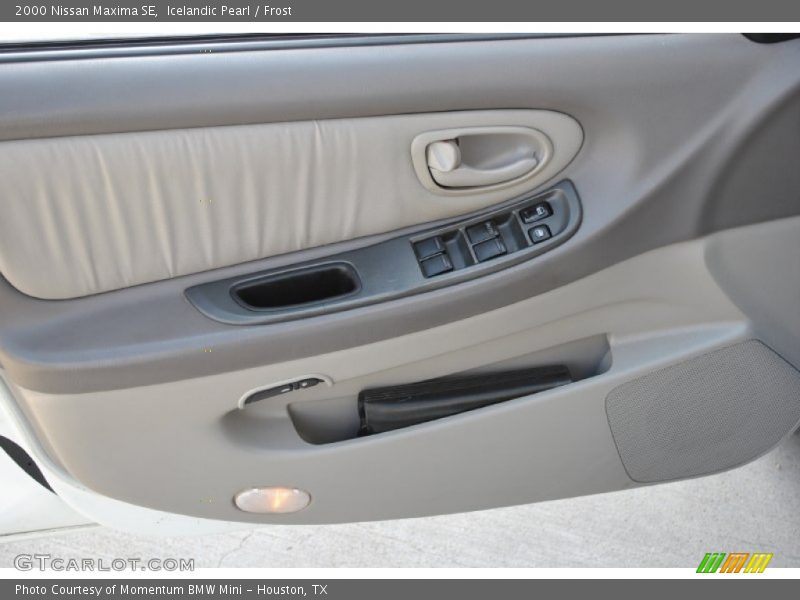 Icelandic Pearl / Frost 2000 Nissan Maxima SE