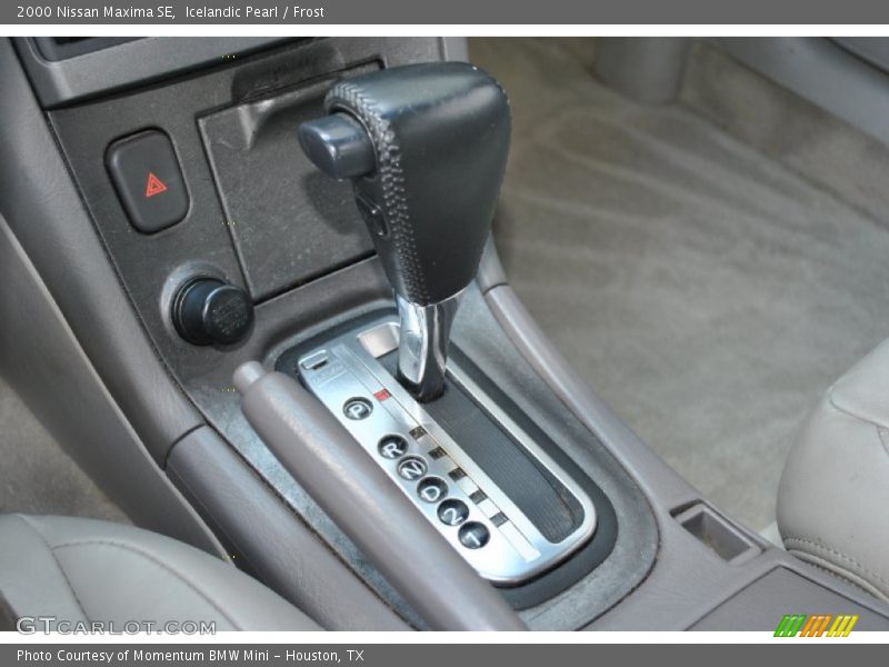 Icelandic Pearl / Frost 2000 Nissan Maxima SE