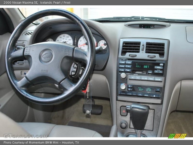 Icelandic Pearl / Frost 2000 Nissan Maxima SE