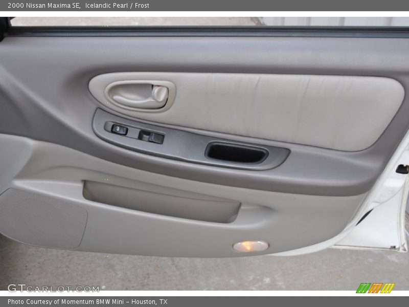 Icelandic Pearl / Frost 2000 Nissan Maxima SE