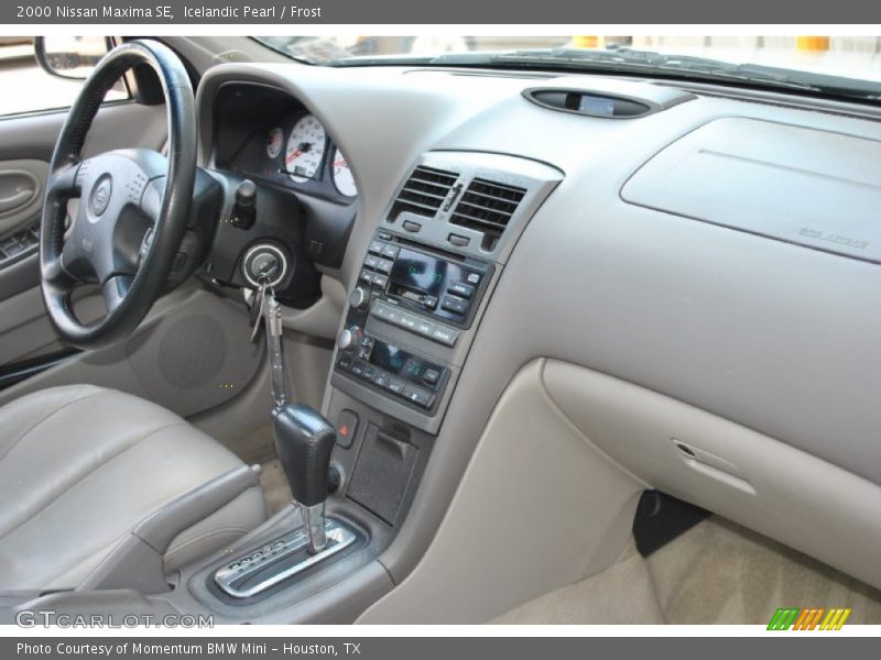 Icelandic Pearl / Frost 2000 Nissan Maxima SE