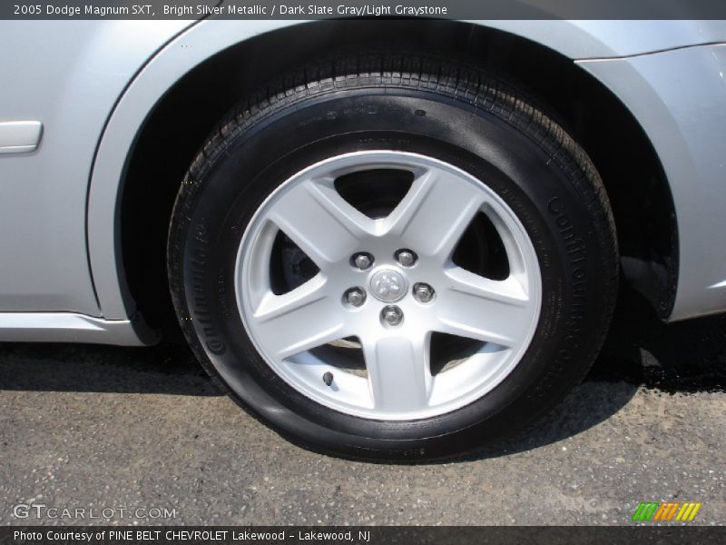 Bright Silver Metallic / Dark Slate Gray/Light Graystone 2005 Dodge Magnum SXT
