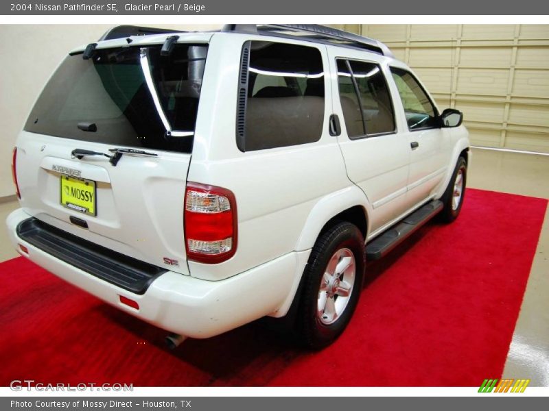 Glacier Pearl / Beige 2004 Nissan Pathfinder SE