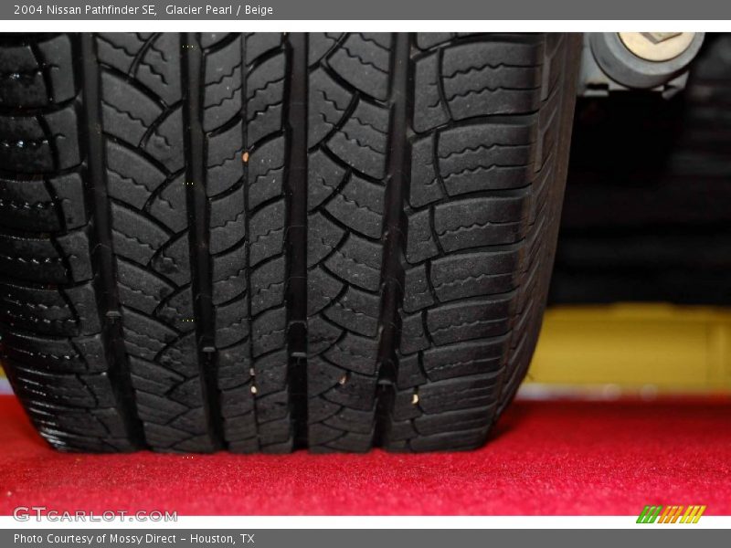 Glacier Pearl / Beige 2004 Nissan Pathfinder SE