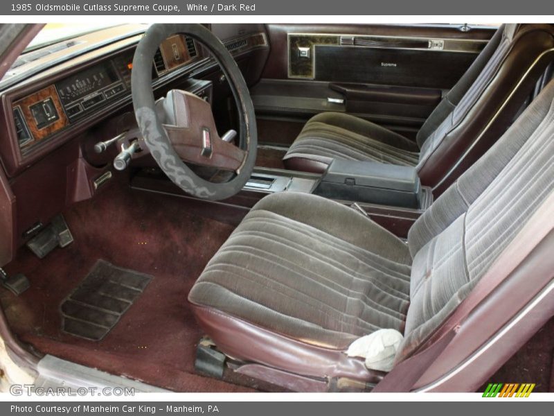 White / Dark Red 1985 Oldsmobile Cutlass Supreme Coupe