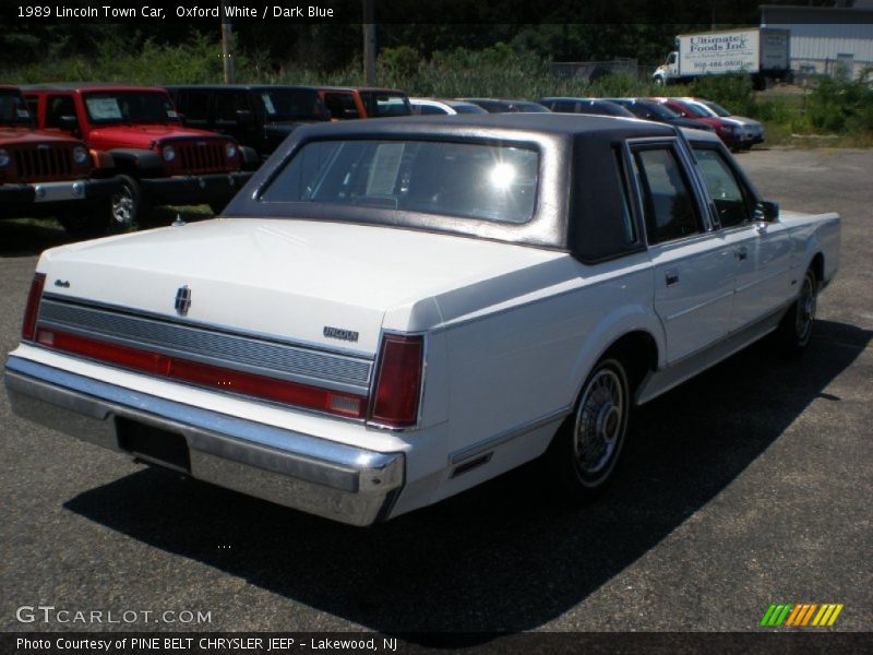 Oxford White / Dark Blue 1989 Lincoln Town Car