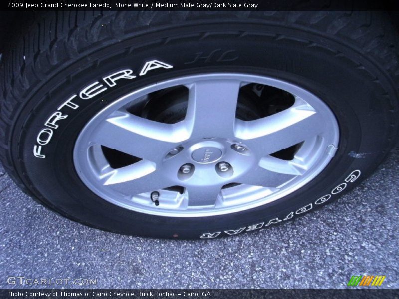 Stone White / Medium Slate Gray/Dark Slate Gray 2009 Jeep Grand Cherokee Laredo
