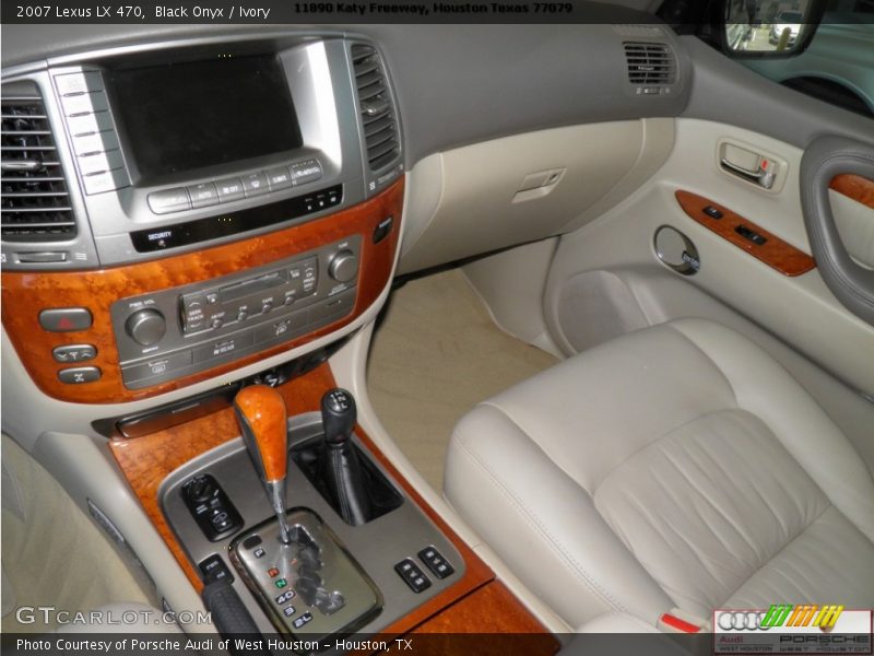 Black Onyx / Ivory 2007 Lexus LX 470
