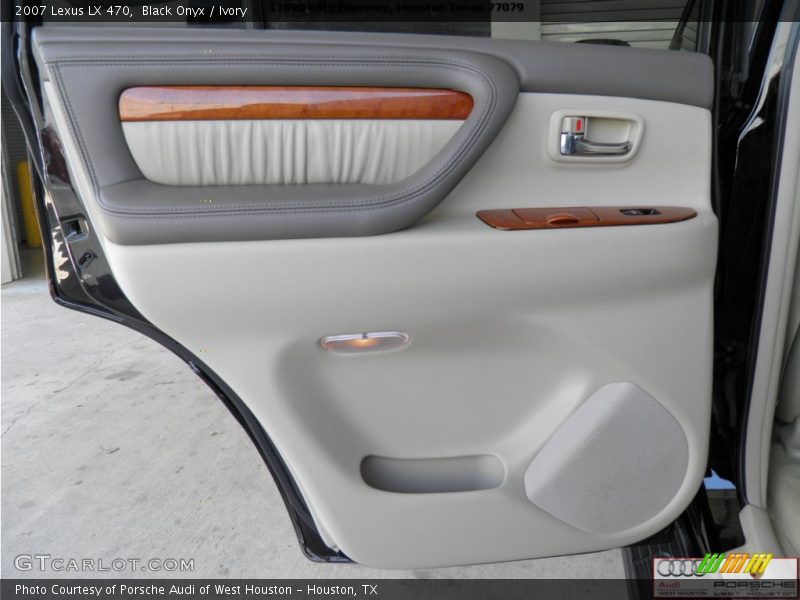 Black Onyx / Ivory 2007 Lexus LX 470