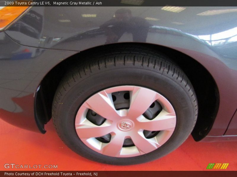 Magnetic Gray Metallic / Ash 2009 Toyota Camry LE V6